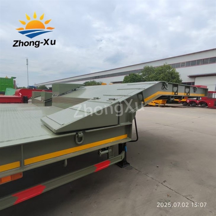 Zhong-Xu 3-Axle Hydraulic Lifting Gooseneck Lowboy Trailer high quality